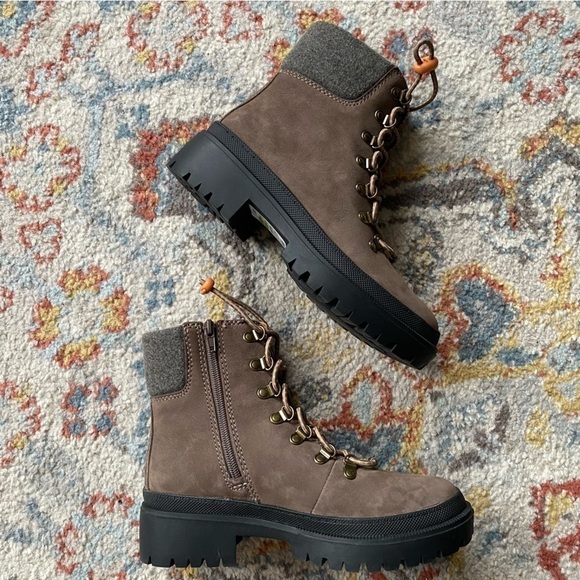 NWT Lucky Brand Eaven Combat Bootie in Falcon, Size 7.5 - Picture 2 of 8